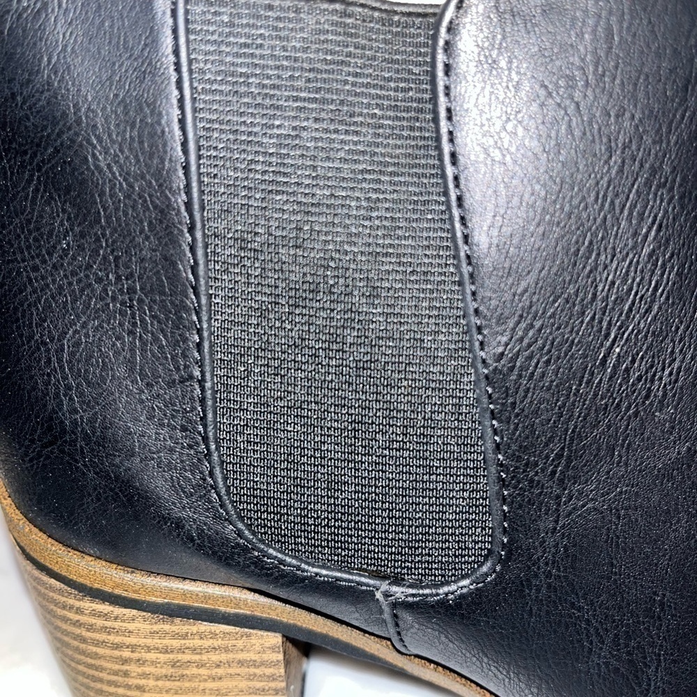 white Mountain Destiny Black Ankle Bootie Various Sizes - Picture 5 of 10